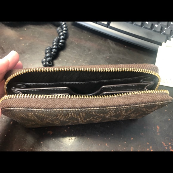 Michael Kors Zippy wallet - Picture 4 of 5